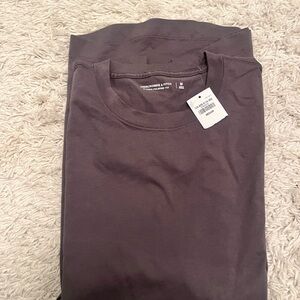 Abercrombie & Fitch Men's Dark Gray Long Sleeve Tee